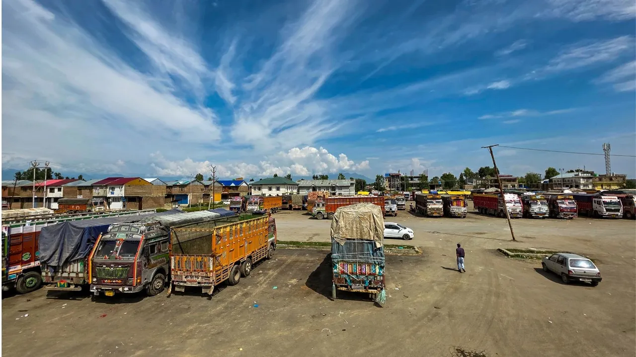 Jammu-Srinagar National Highway Closed