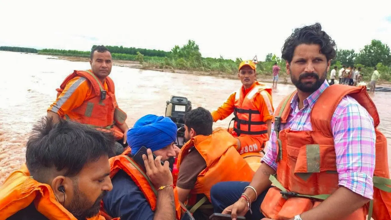 Indian Hockey Players Punjab Flood Relief Rupinder Pal Singh