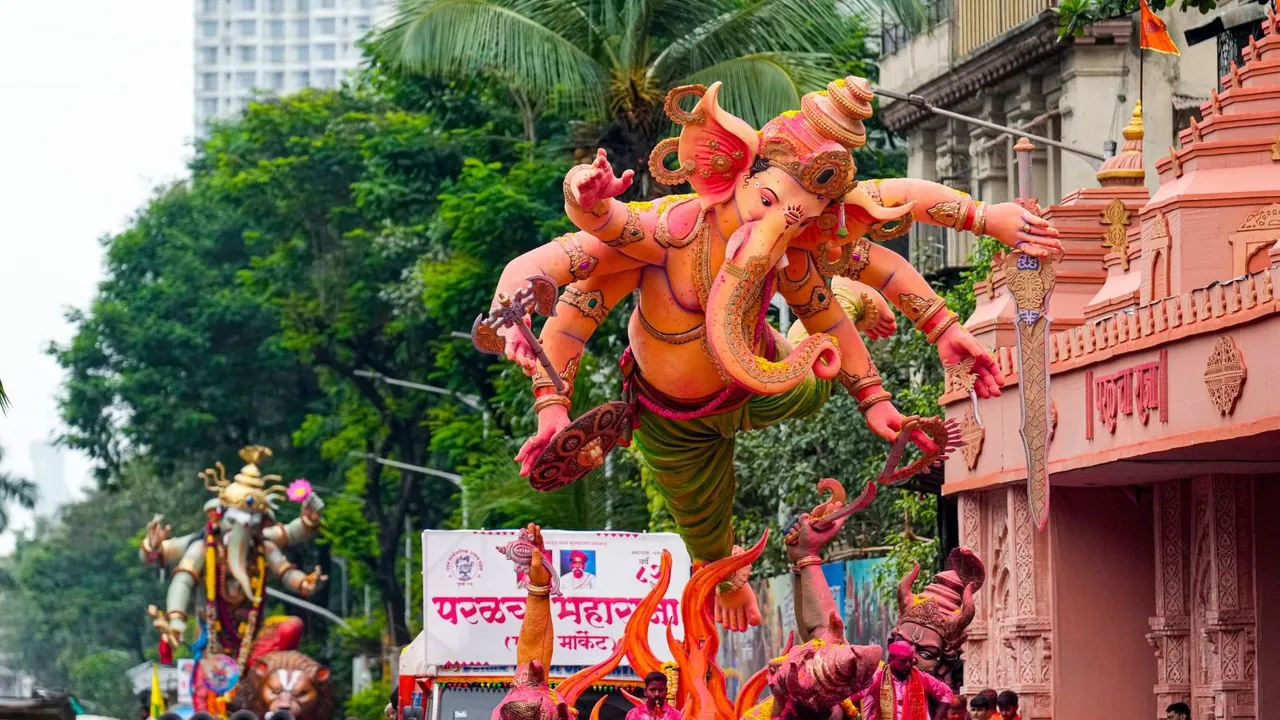 Ganesh Visarjan Mumbai Parel Cha Maha Raja Ganesh Chaturthi