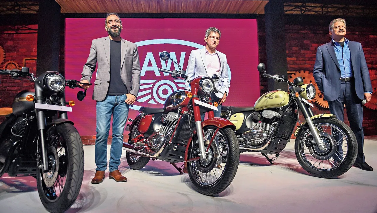 Anupam Thareja and Co-Founder Boman Irani with Anand Mahindra (File photo)