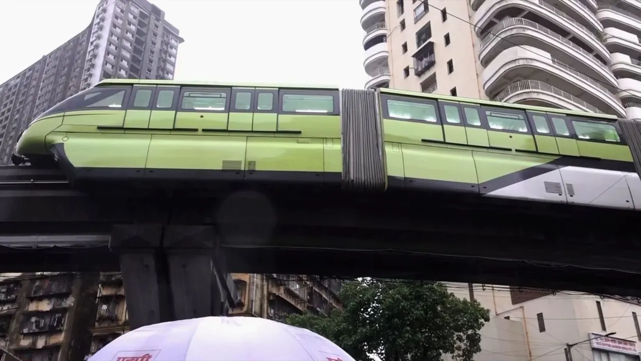 Mumbai Monorail Stuck