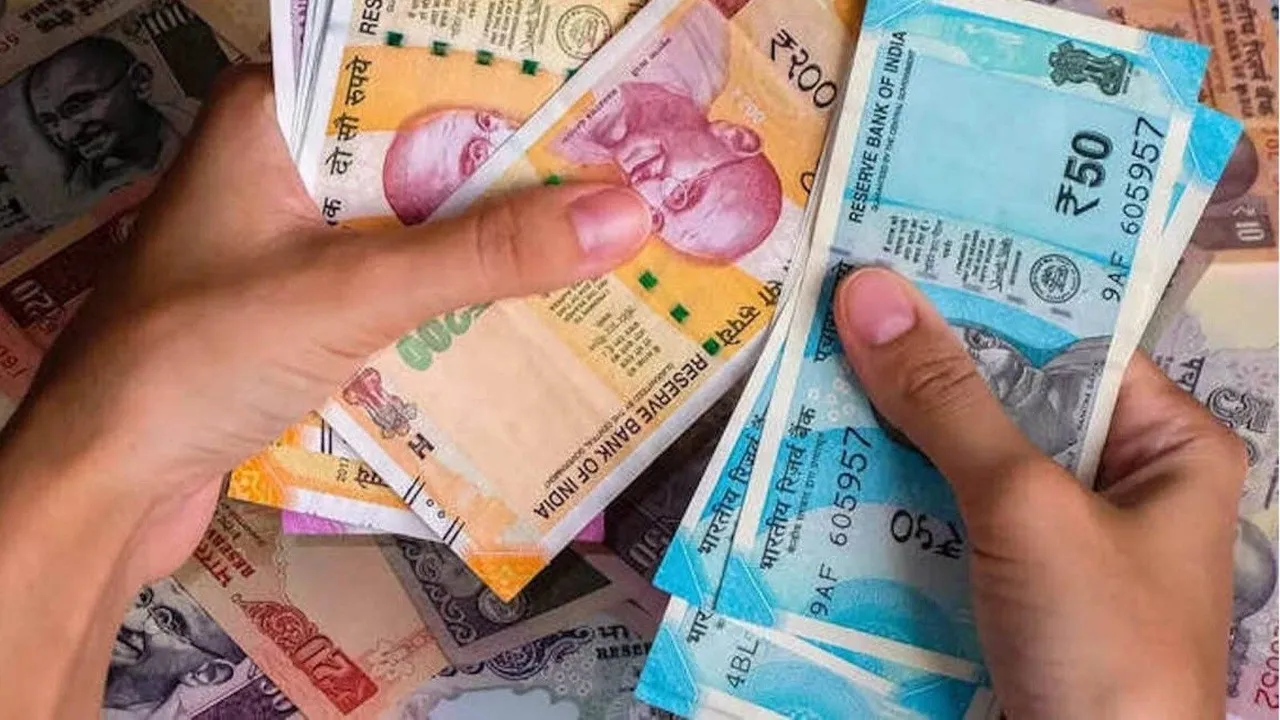 Rupee Vs Dollar Currency Notes Money Finance Mutual Funds Investment Funding