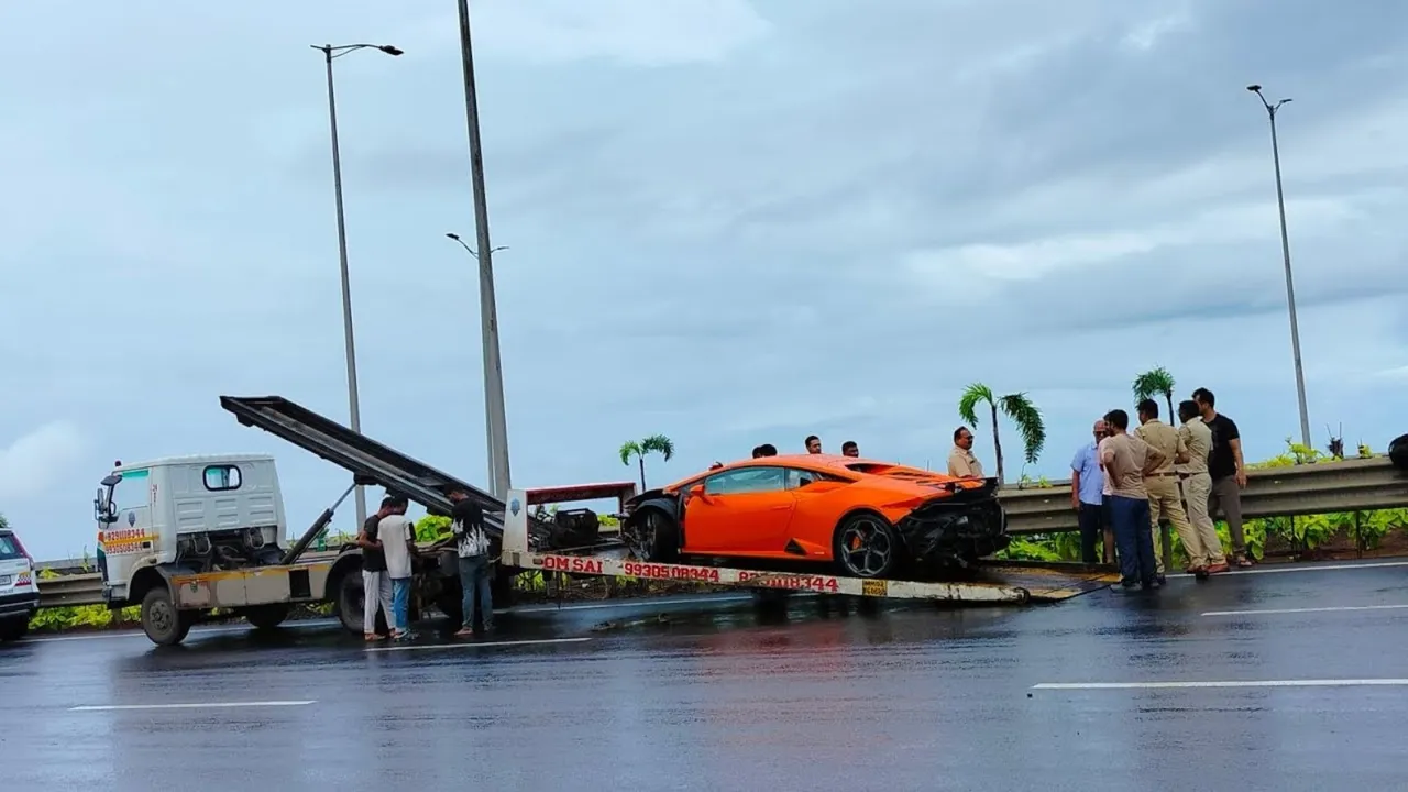 Lamborghini Mumbai Accident