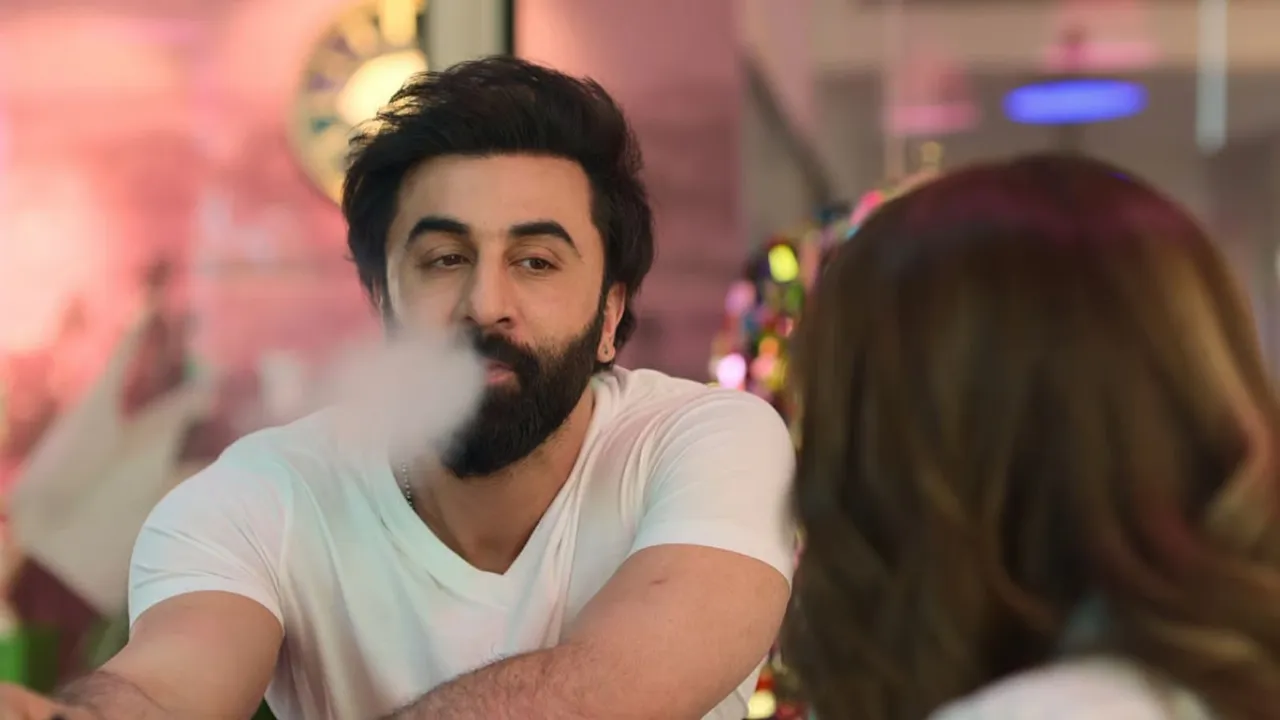 Ranbir Kapoor e-cigarette Vape