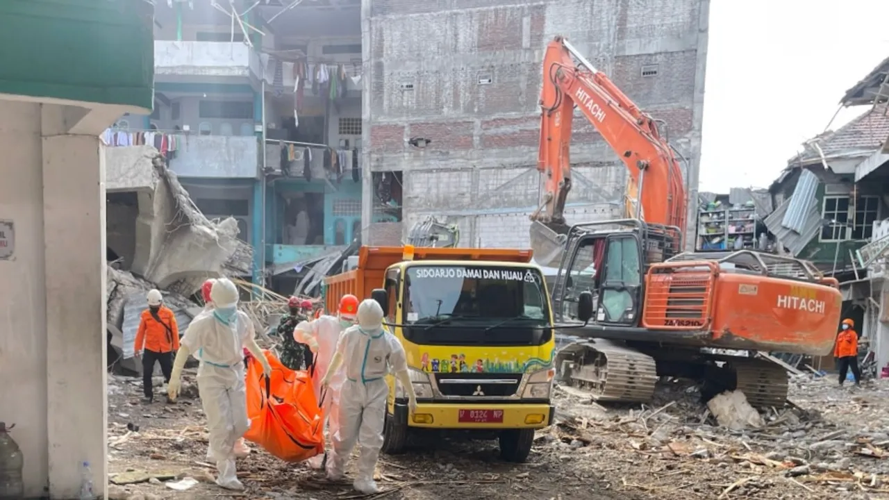 INDONESIA SCHOOL COLLAPSE