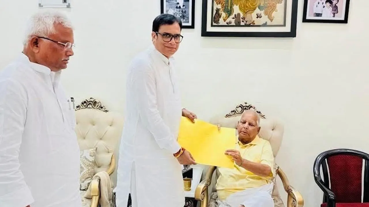 RJD chief Lalu Prasad Yadav begin distributing tickets for the upcoming Bihar Assembly Elections 2025.
