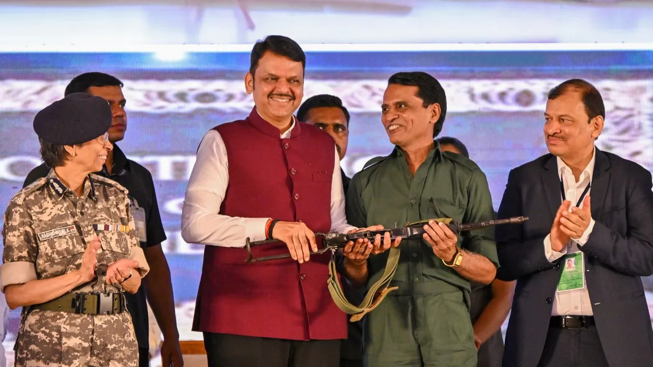 Devendra Fadnavis Naxalite Bhupathi