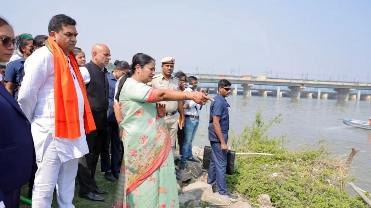 Rekha Gupta Clean Yamuna Chhath Puja