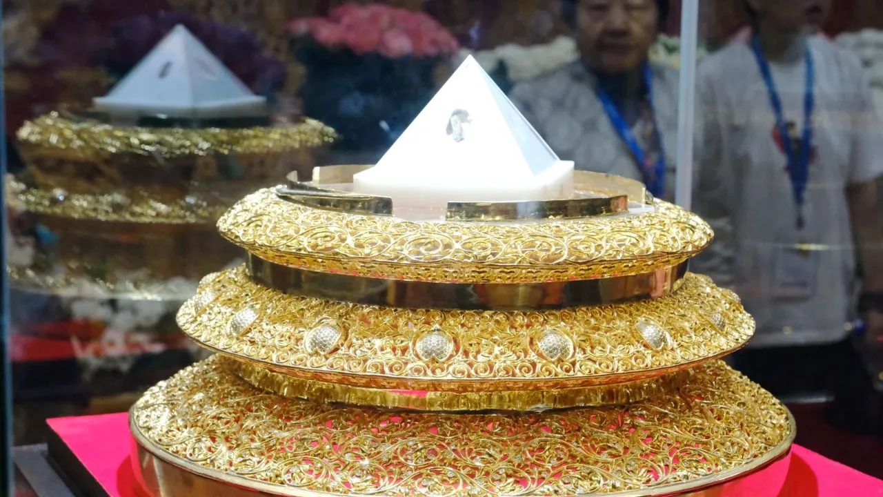 Sacred relics of Buddha in Russia