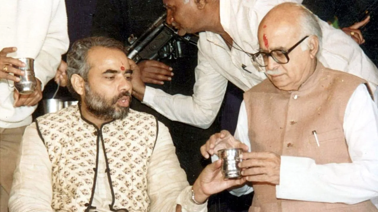 Narendra Modi L K Advani