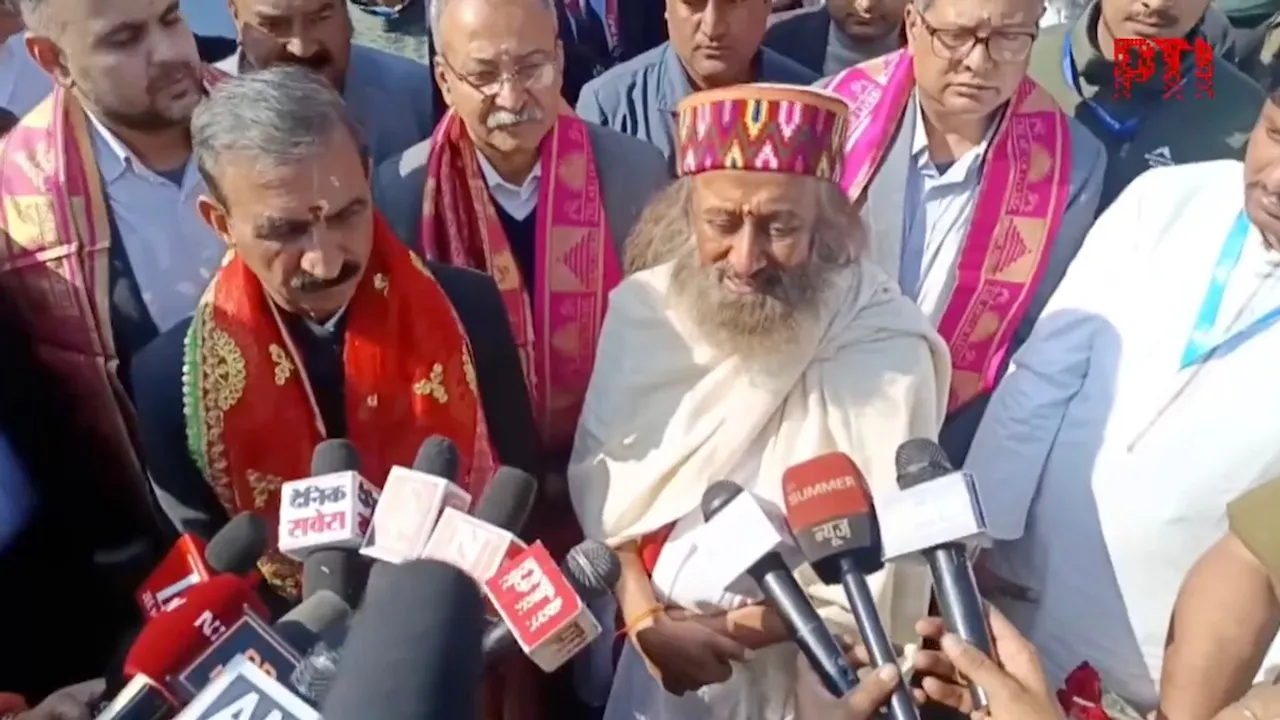 Sukhvinder Singh Sukhu and Ravi Shankar in Palampur on Tuesday, Nov 18, 2025.