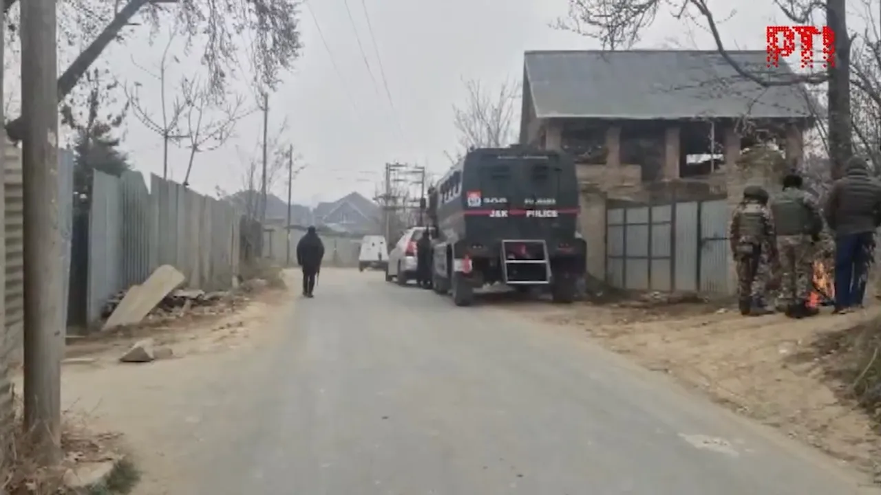 NIA raids being conducted in Pulwama tied to white‑collar terror module and Delhi blast case on Monday, Dec 1, 2025.