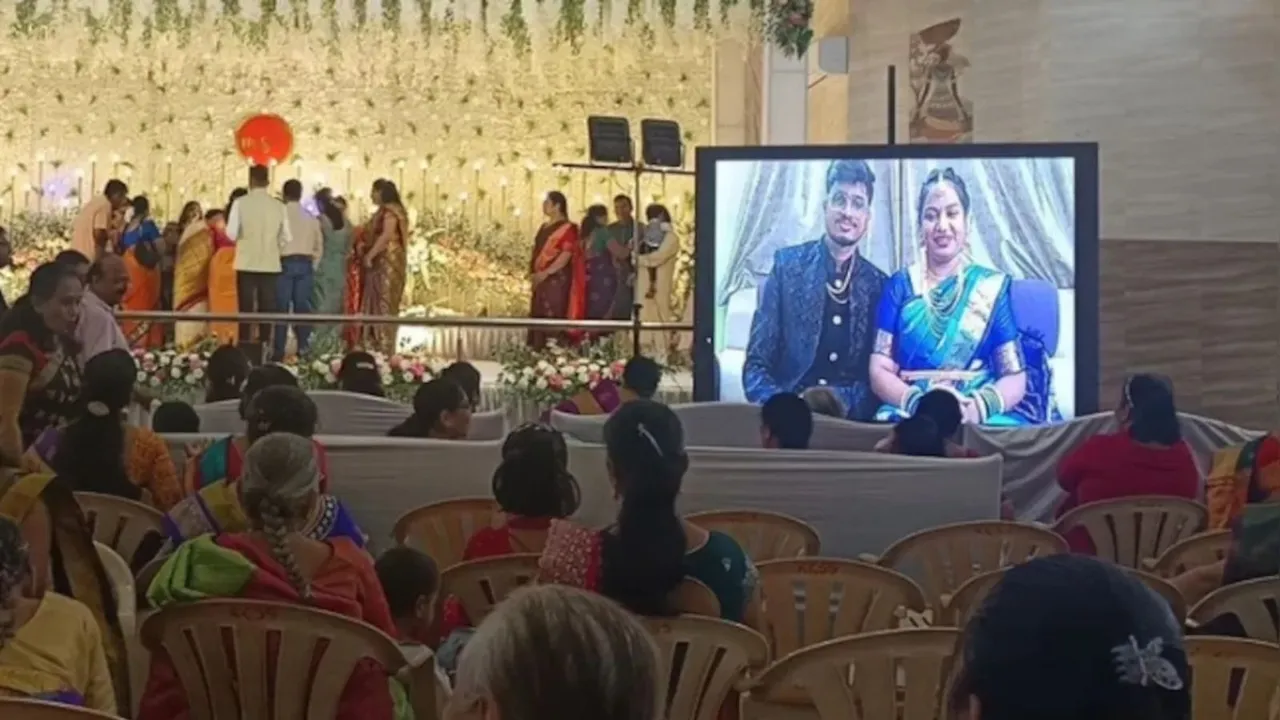 IndiGo Couple Reception Online