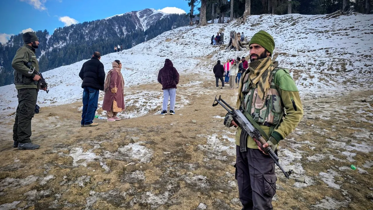 Tourists at Guldanda Bhaderwah Indian Army Jammu And Kashmir Security Snowfall