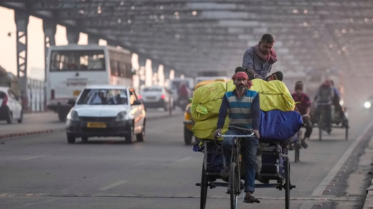 Kolkata Winters Kolkata Weather Kolkata Fog Howrah Bridge