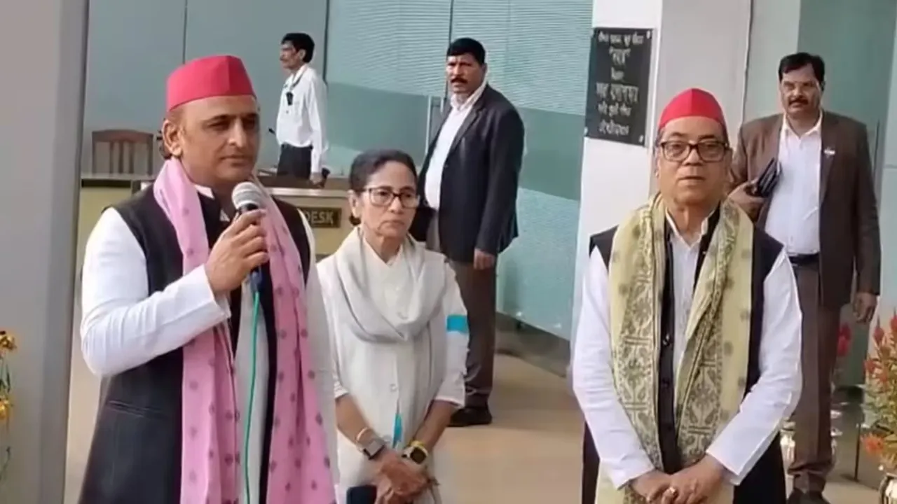 Akhilesh Yadav Mamata Banerjee