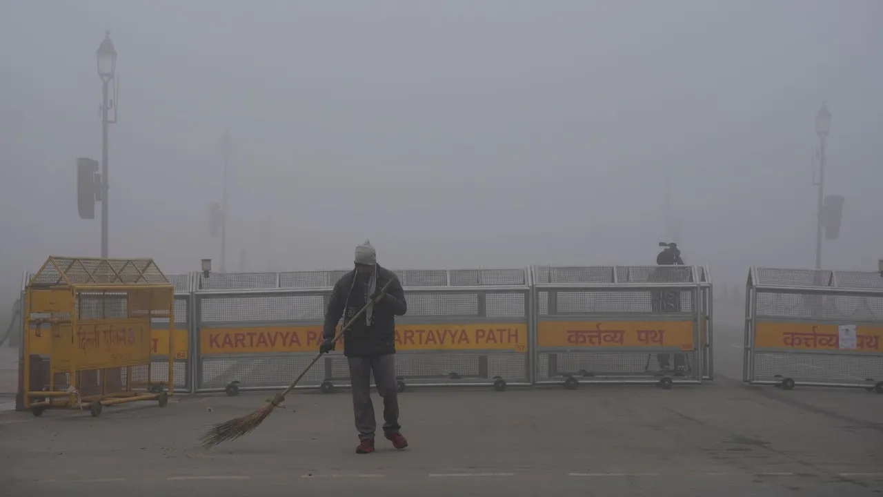 Delhi Fog Delhi Winters Delhi Weather India Gate