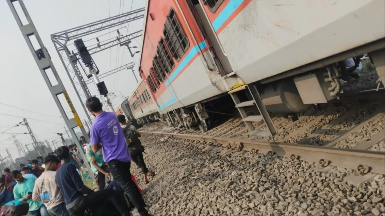 Chennai Central Express derails