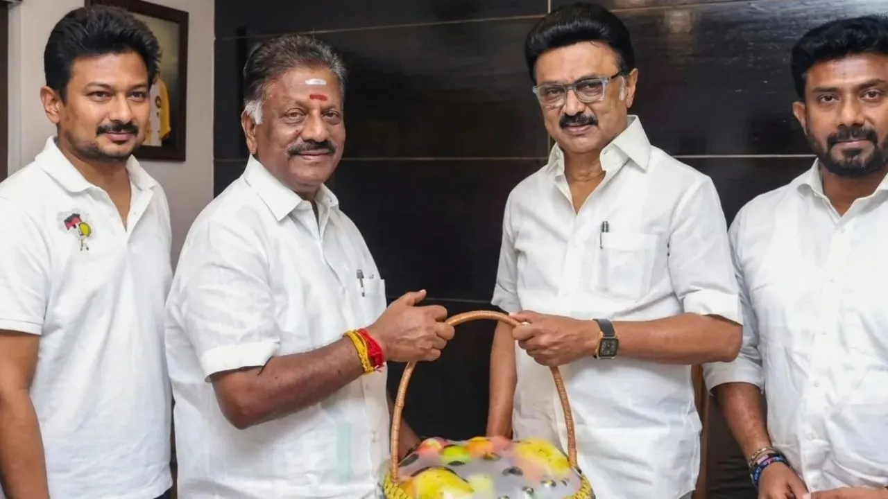 O Panneerselvam joins DMK