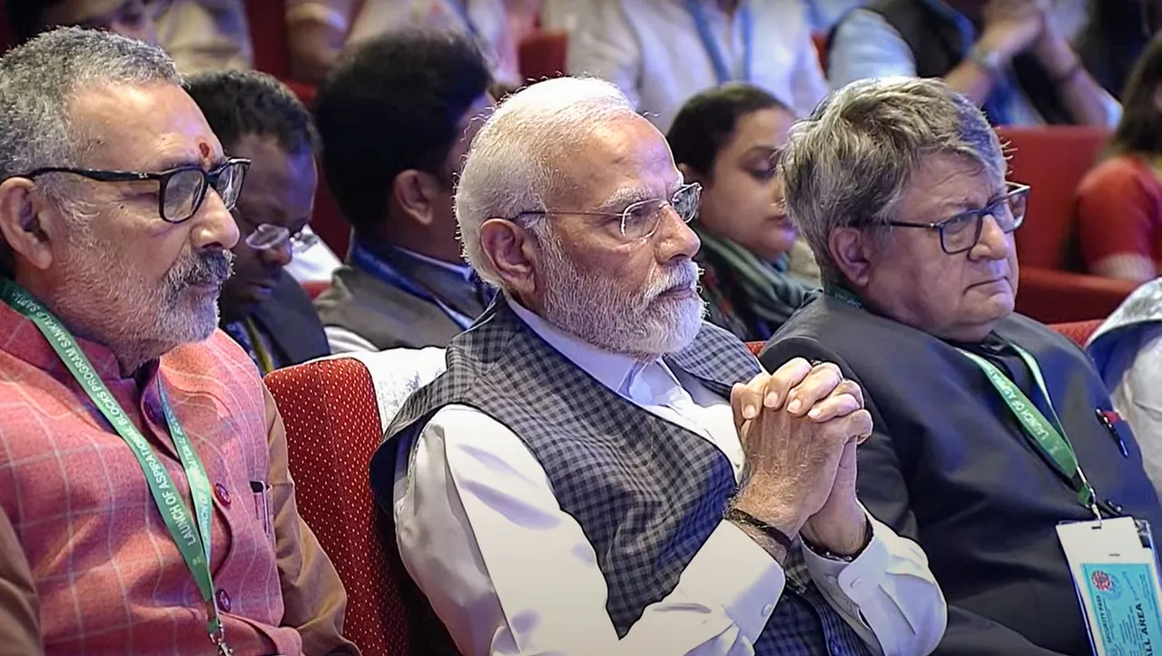 Prime Minister Narendra Modi and Union Minister of Rural Development Giriraj Singh during the launch of a week-long programme for Aspirational Blocks in the country called ‘Sankalp Saptaah’, at Bharat Mandapam, in New Delhi, Saturday