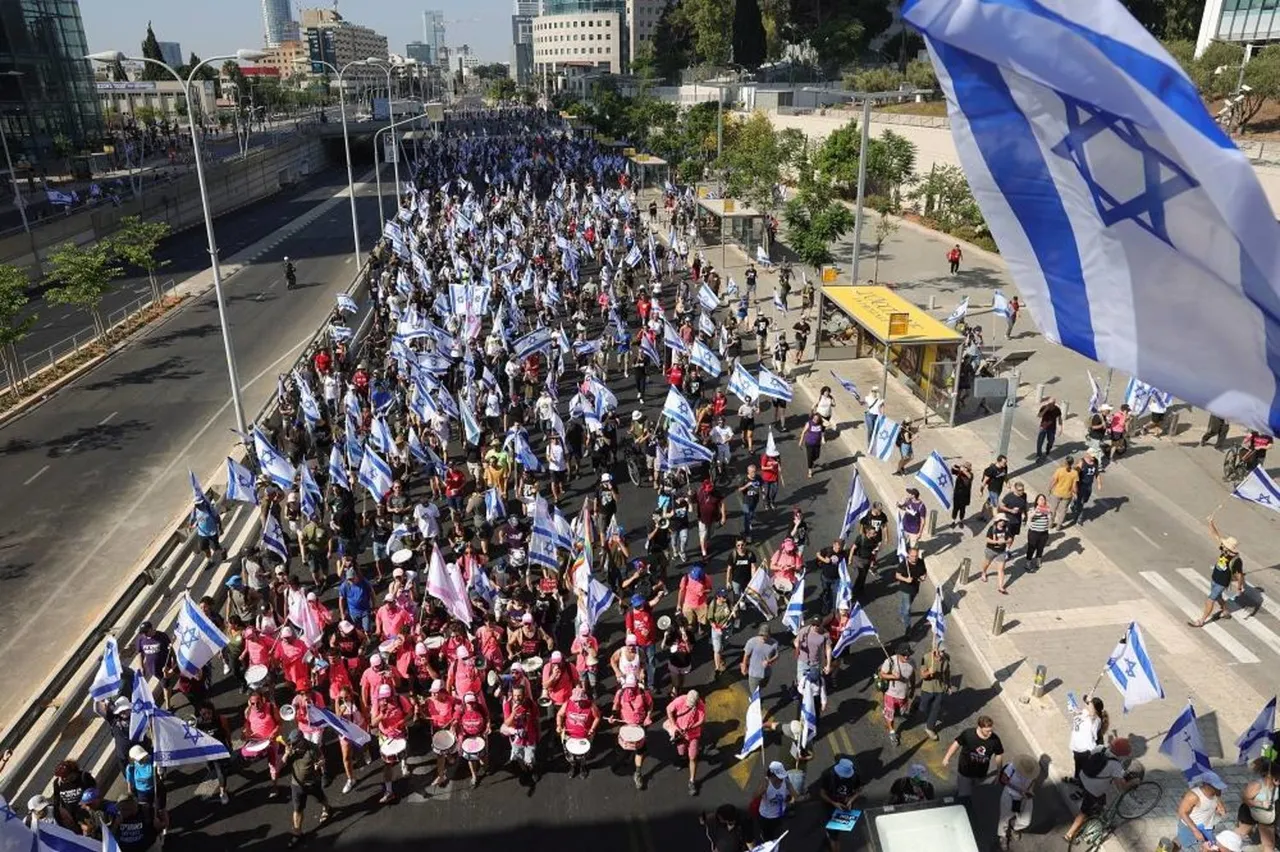 israeli protesters.jpeg