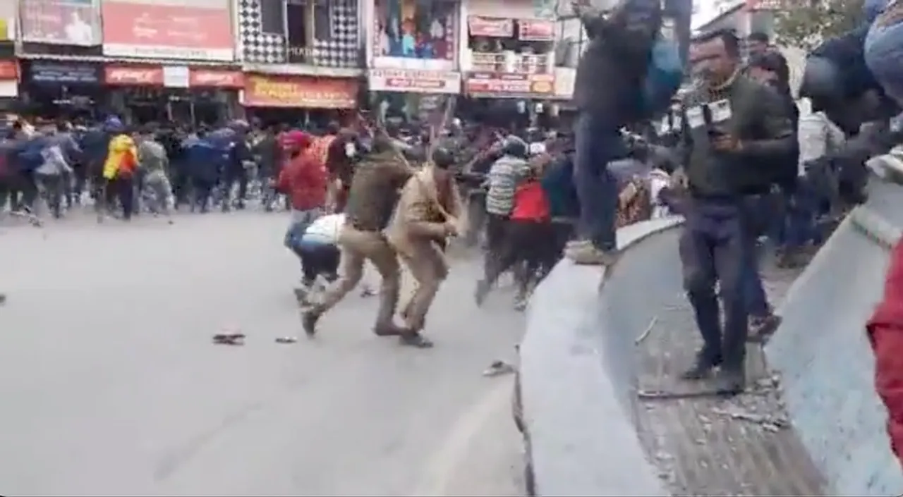Dehradun police lathicharge