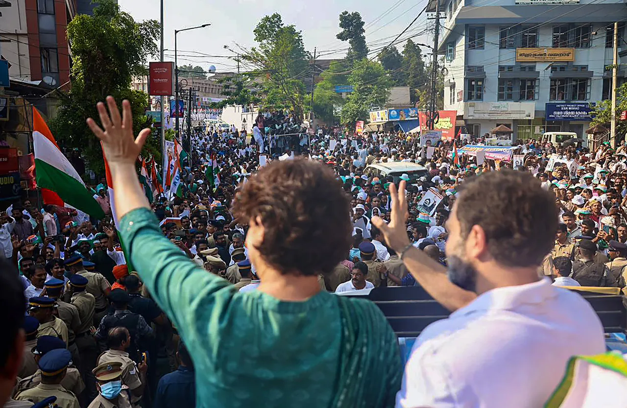 Priyanka Gandhi Rahul Gandhi in Wayanad
