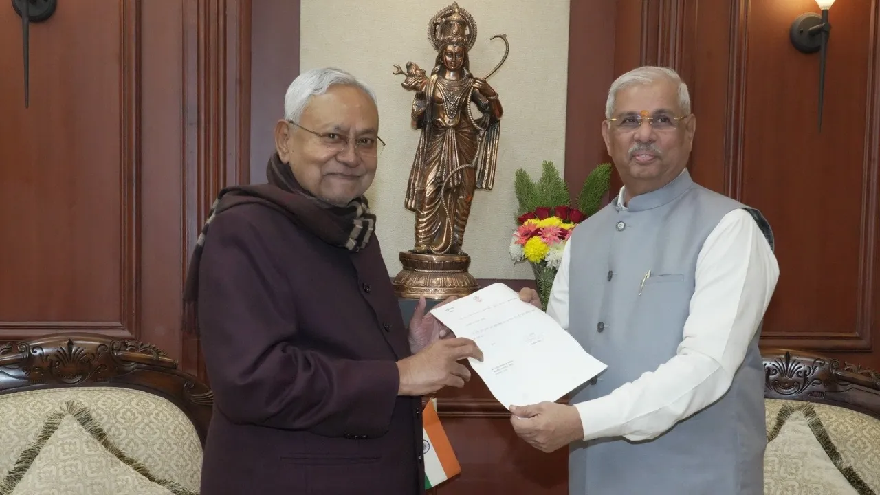 Nitish Kumar resigns