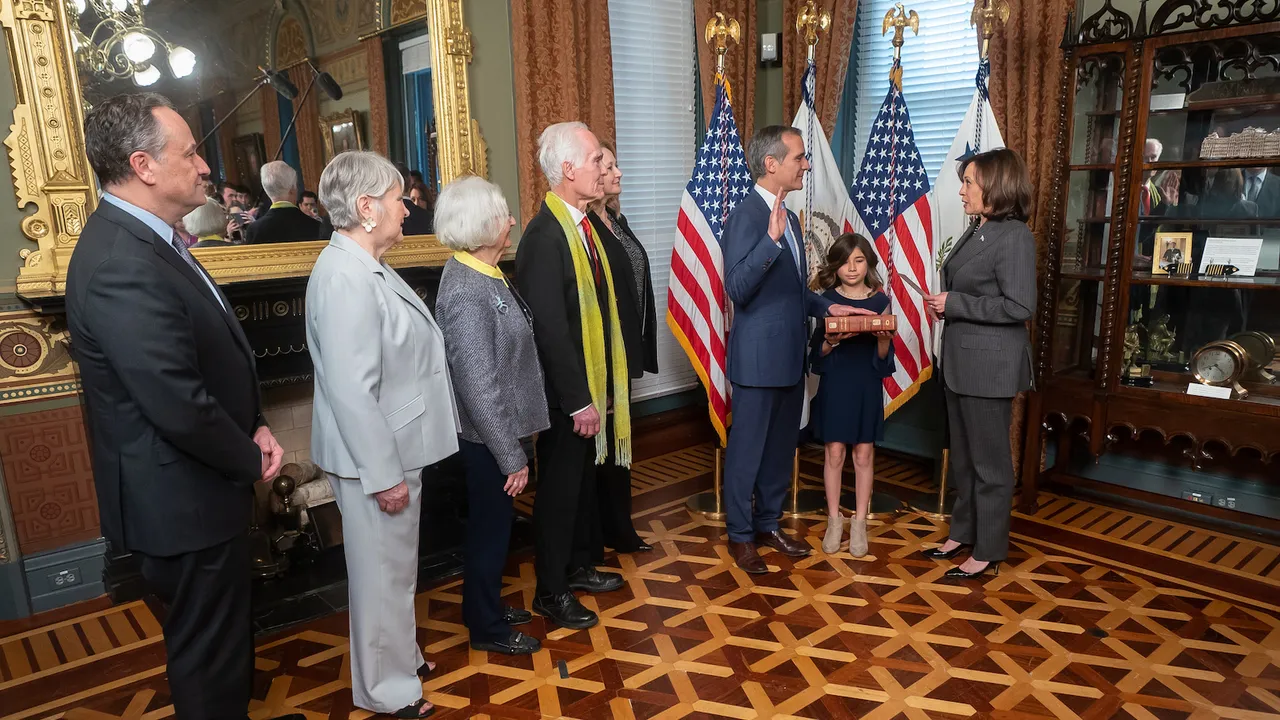 Eric Garcetti sworn in by Kamala Harris 