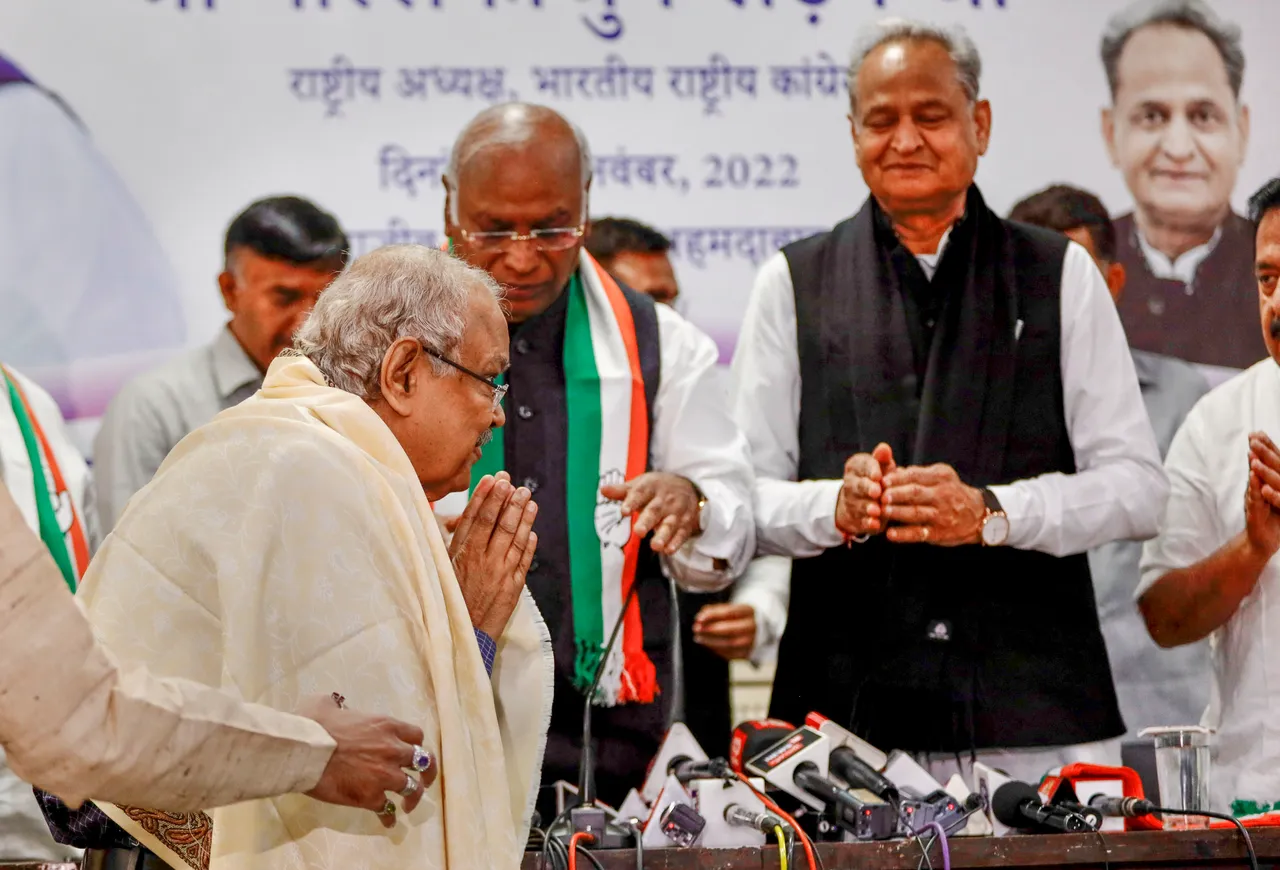 Jay Narayan Vyas joins Congress Gujarat