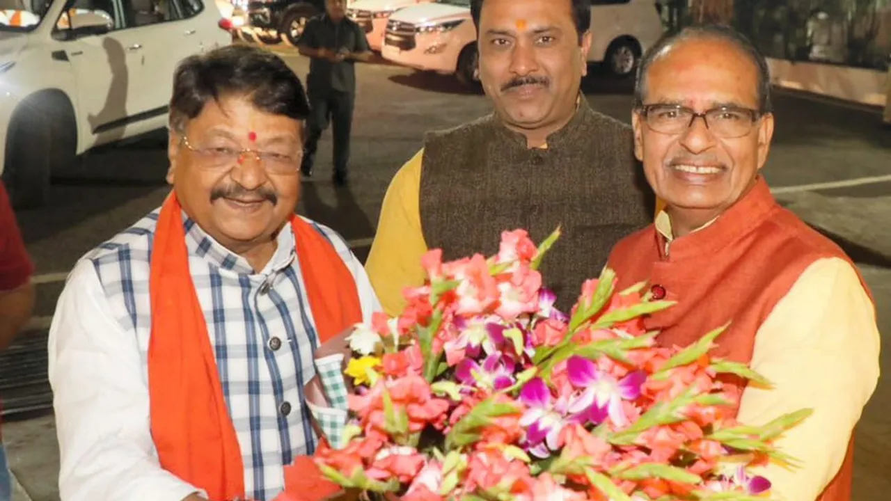 Madhya Pradesh Chief Minister Shivraj Singh Chouhan with BJP leader Kailash Vijayvargiya at his official residence, in Bhopal, Sunday, Dec. 10, 2023