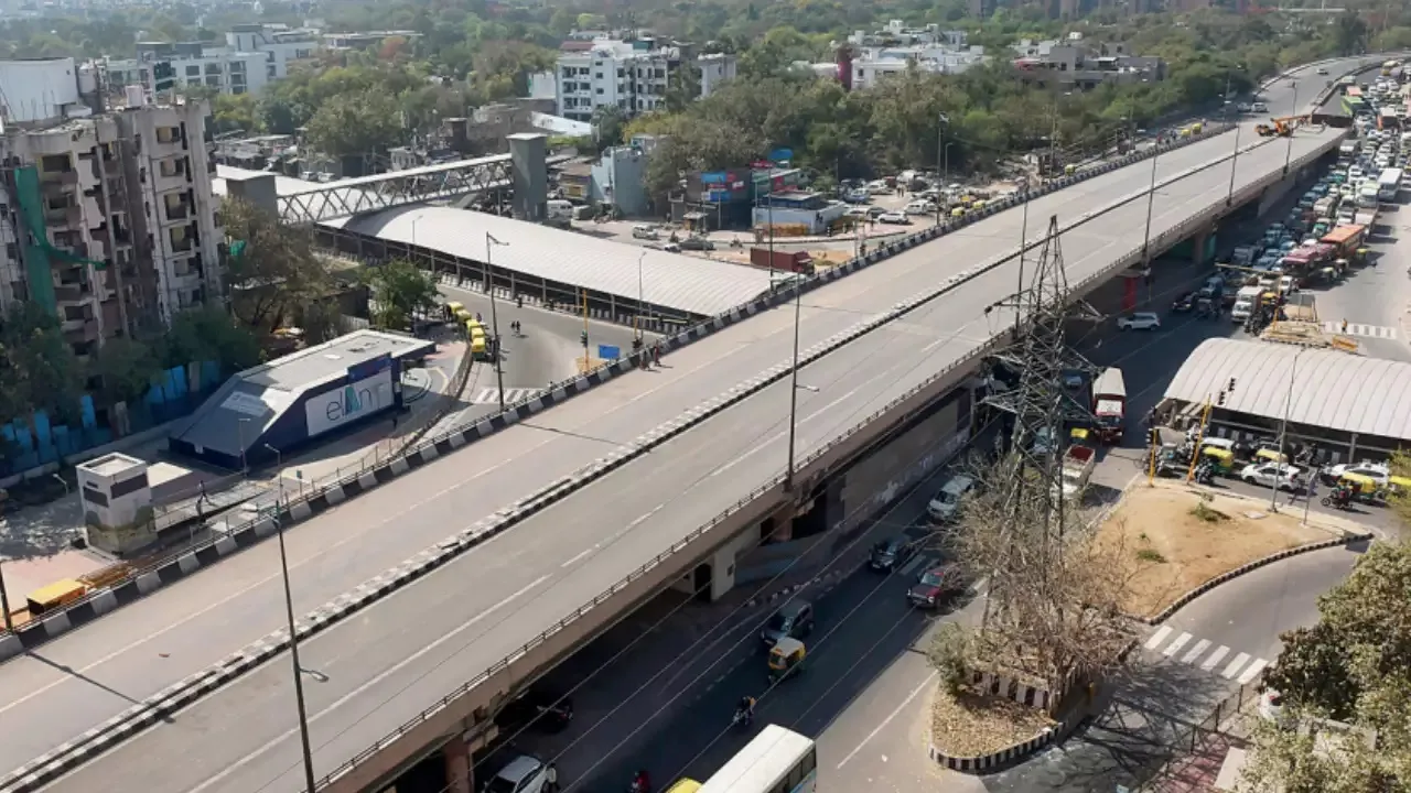 Ashram flyover.jpg