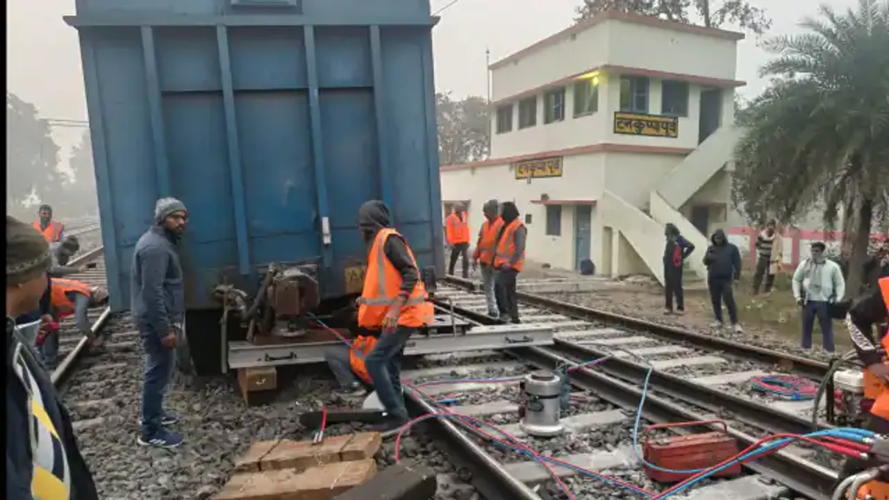 Bihar goods Train Derail