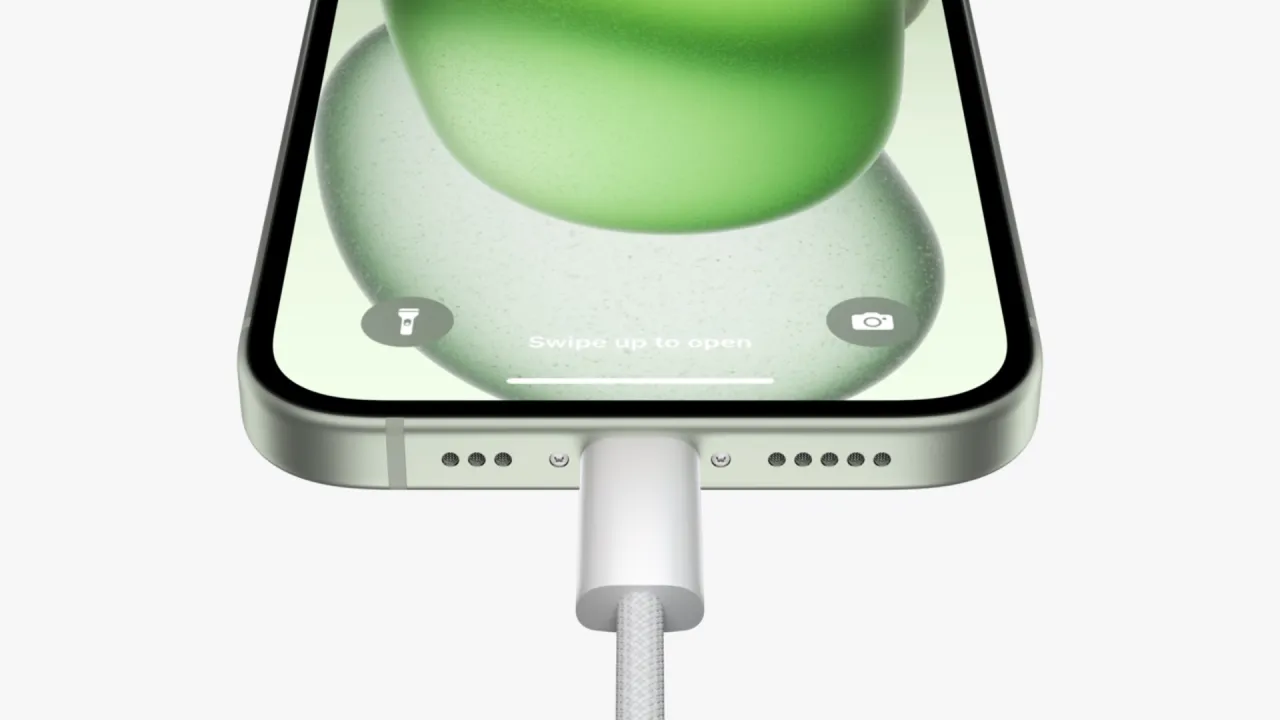 Apple-iPhone-15-USB-C-connector