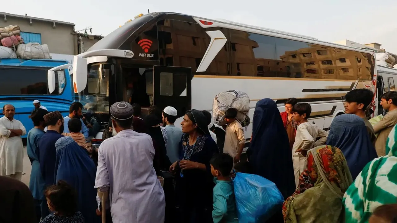 Afghan refugees.jpg
