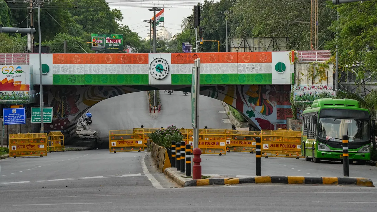 Minto Road wears deserted look due to restricted traffic owing to tight security arrangements for the G20 Summit, in New Delhi