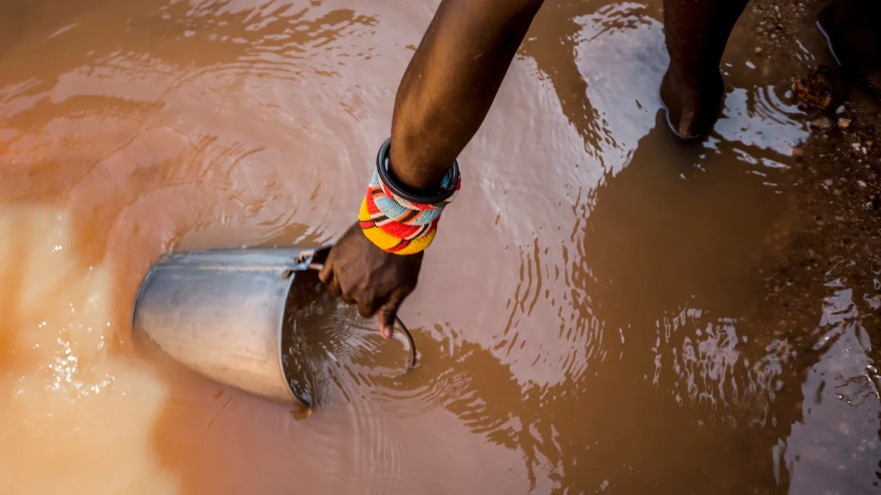 collecting water Wastewater recycling Water scarcity drinking water shortage