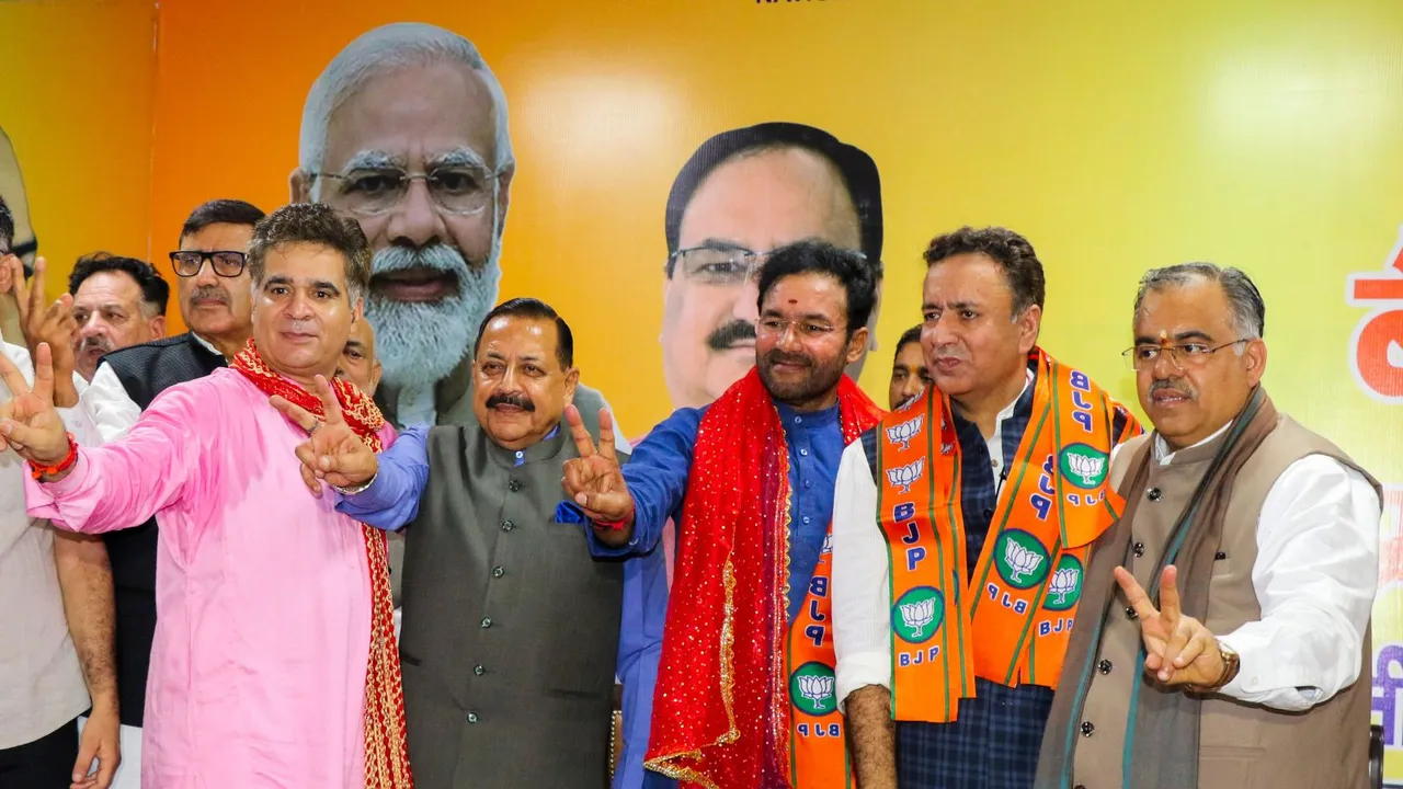 Union Minister G. Kishan Reddy, MoS Jitendra Singh, BJP National General Secretary Tarun Chugh and J&K BJP President Ravinder Raina with former J&K minister Choudhary Zulfikar Ali after Ali joined BJP, in Jammu, Sunday, Aug. 18, 2024.