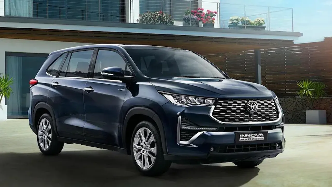 toyota_innova_hycross