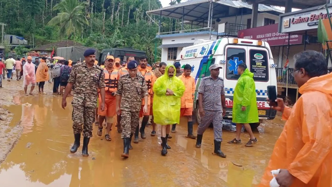 Union minister George Kurien visiting relief camps and inspecting and helping out at ground zero.