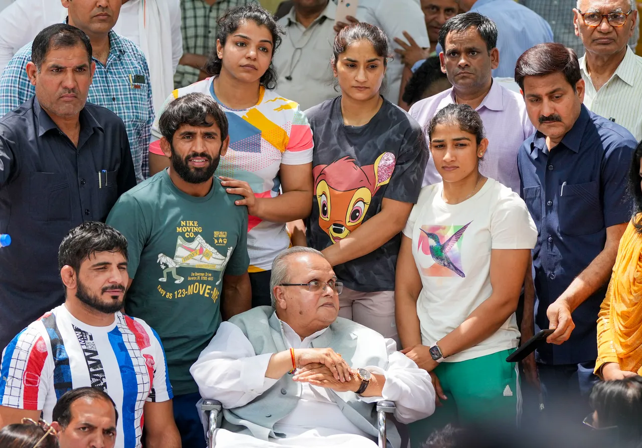 Wrestlers protest at Jantar Mantar Satyapal Malik