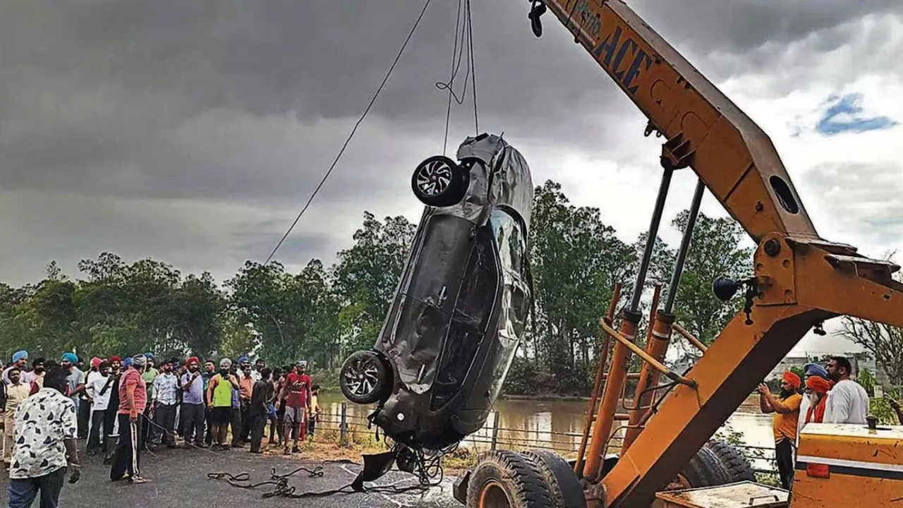 Ludhiana Car Falls