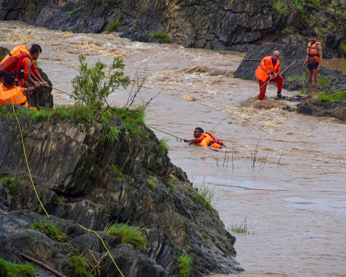 Himachal pradesh worst hit by rain.jpg