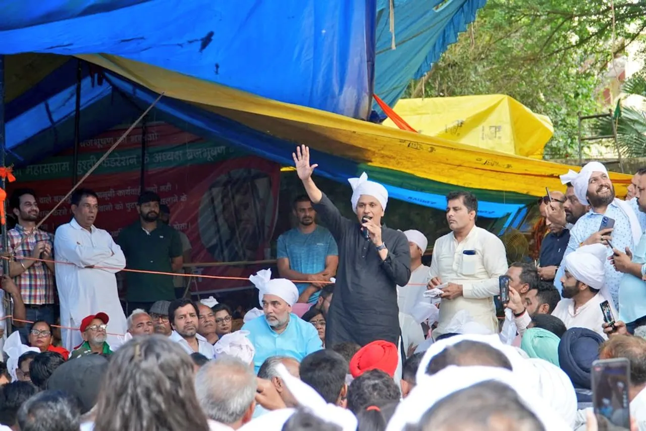 Saurabh Bhardwaj AAP Wrestlers Protest.jpg