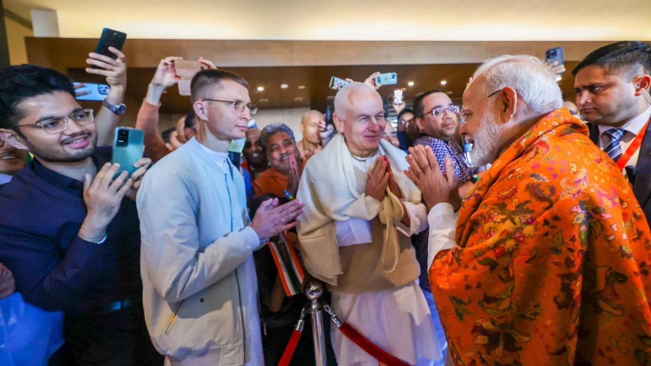 Minister Narendra Modi being welcomed by the Indian community upon his arrival in Kyiv, Ukraine.