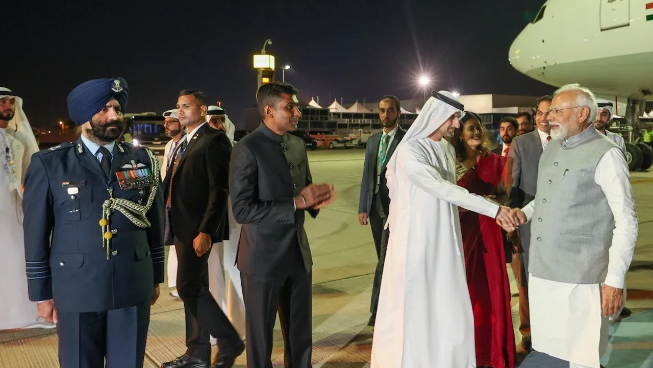 Narendra Modi being received by Sheikh Saif bin Zayed Al Nahayan, Deputy PM and Interior Minister, UAE