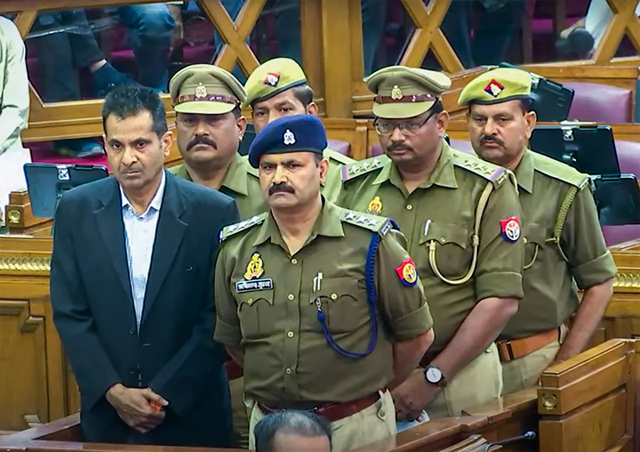 UP Legislative Assembly turns into Court