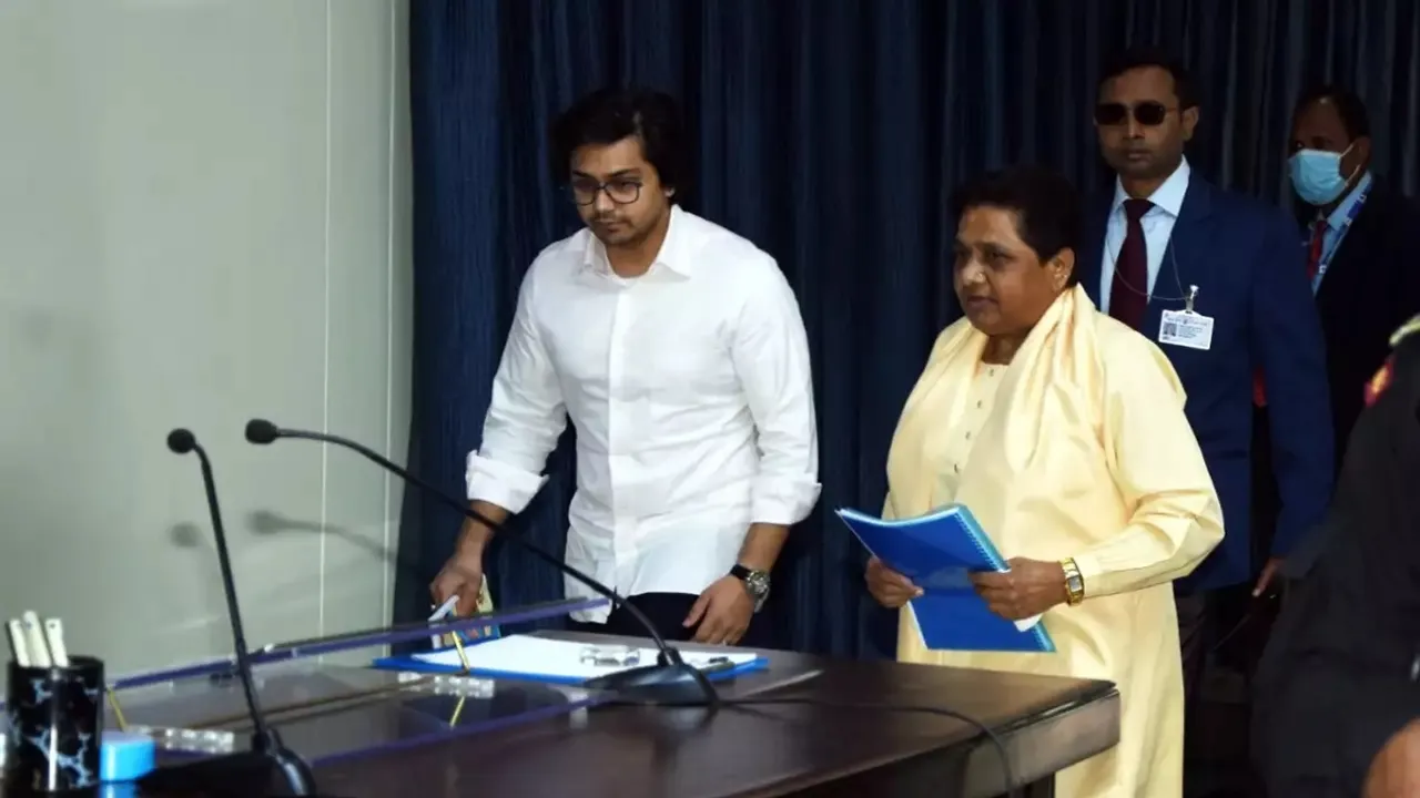 Akash Anand  Mayawati.jpg