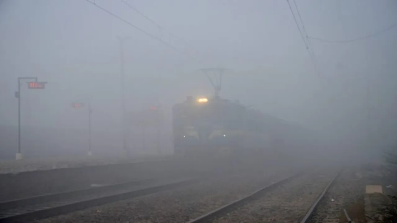 railway_train_fog