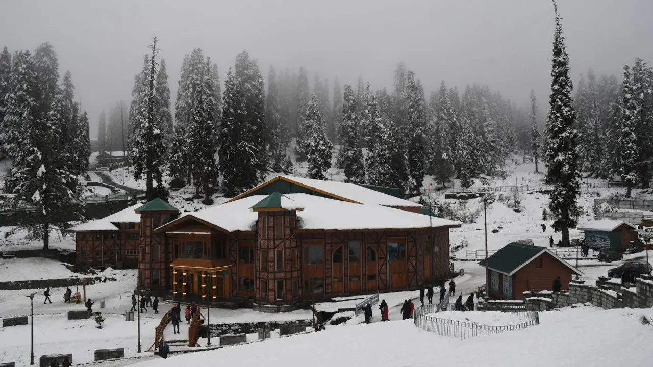 Snowfall in Sonamarg.jpg